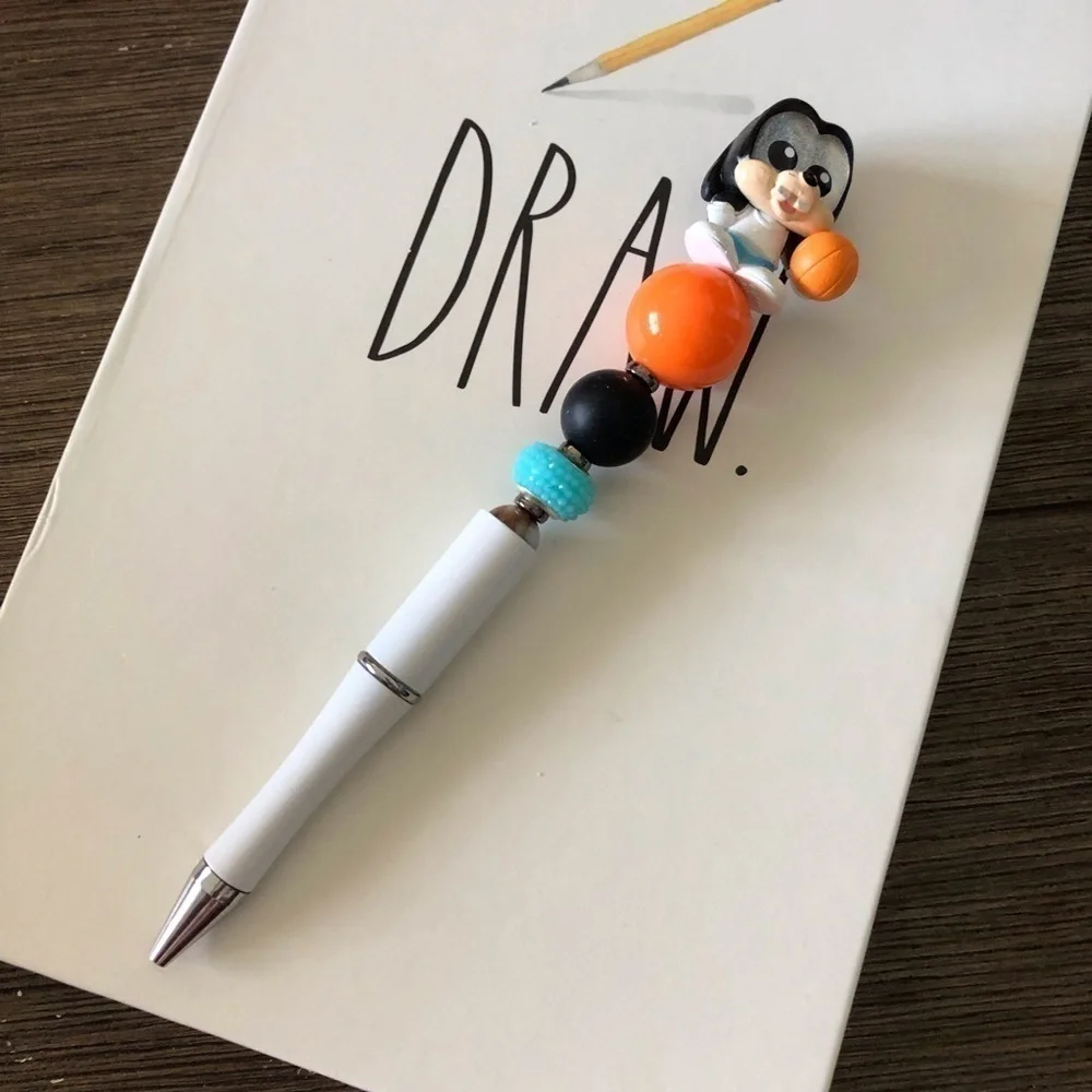 Disney Doorables: Mickey & Friends: Goofy with basketball handmade beaded pen